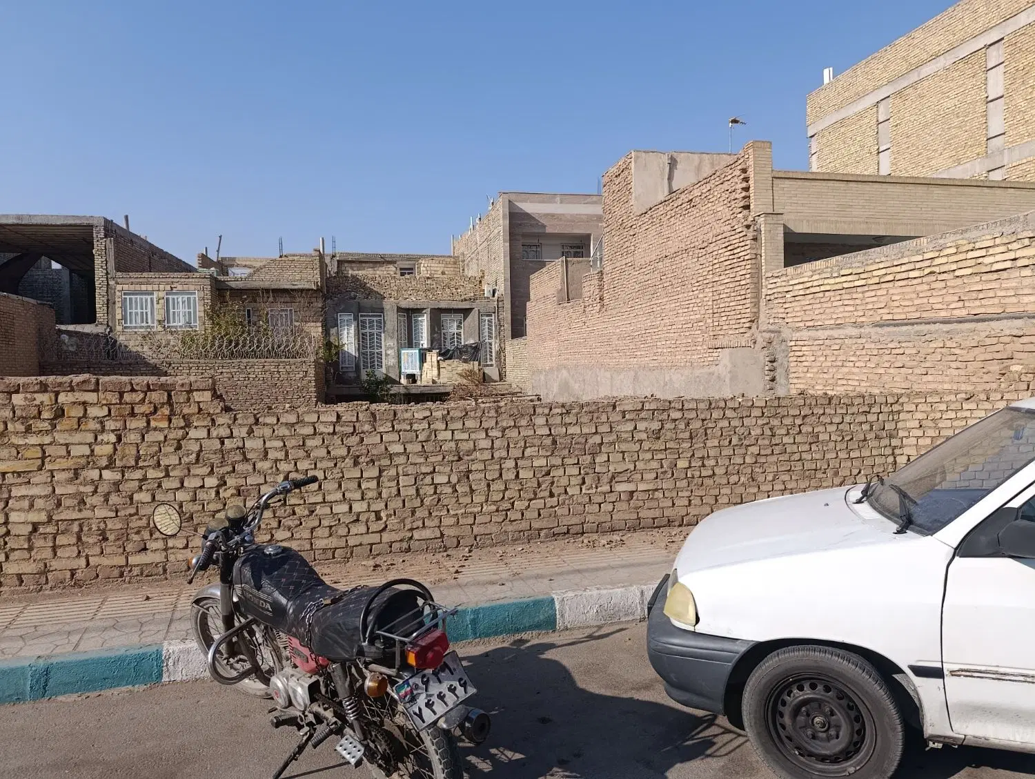 زمین تجاری پاسداران خیابان امیرالمومنین