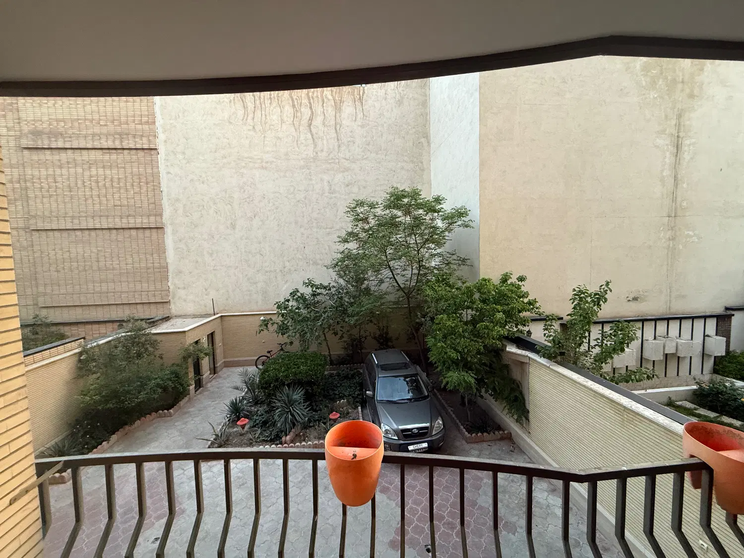همکف حیاط اختصاصی