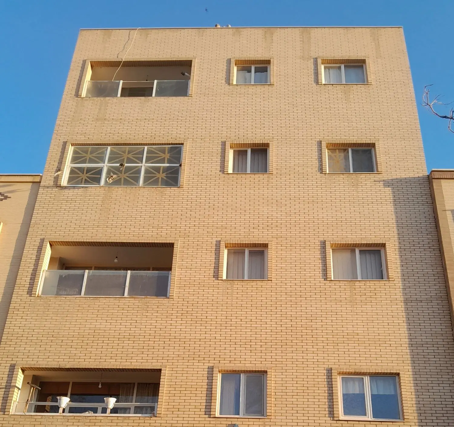 آپارتمان ۱۲۰ متر۳ خواب فول خانه کارگر خ کوثر