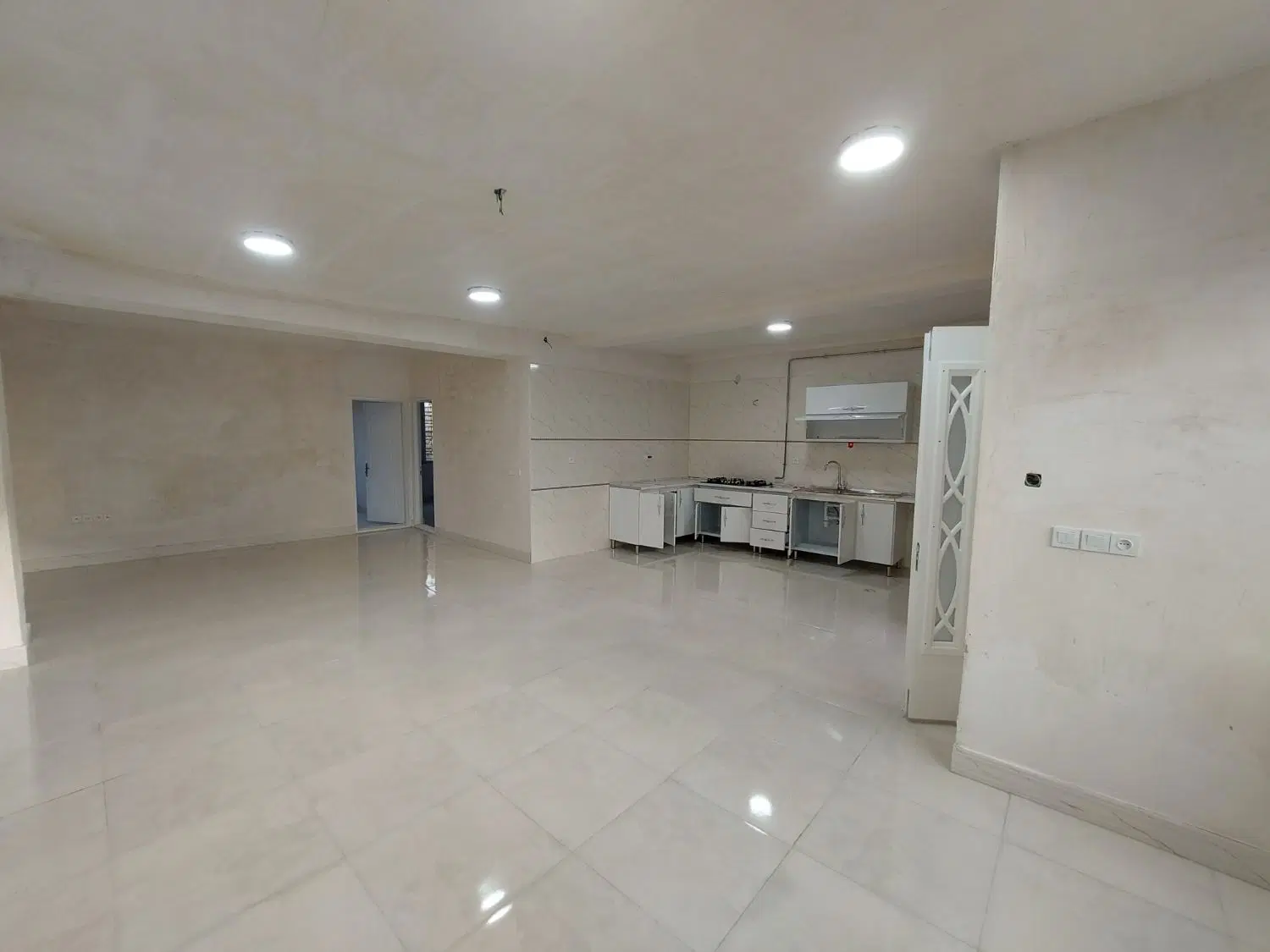 خانه ویلایی در تکاب
