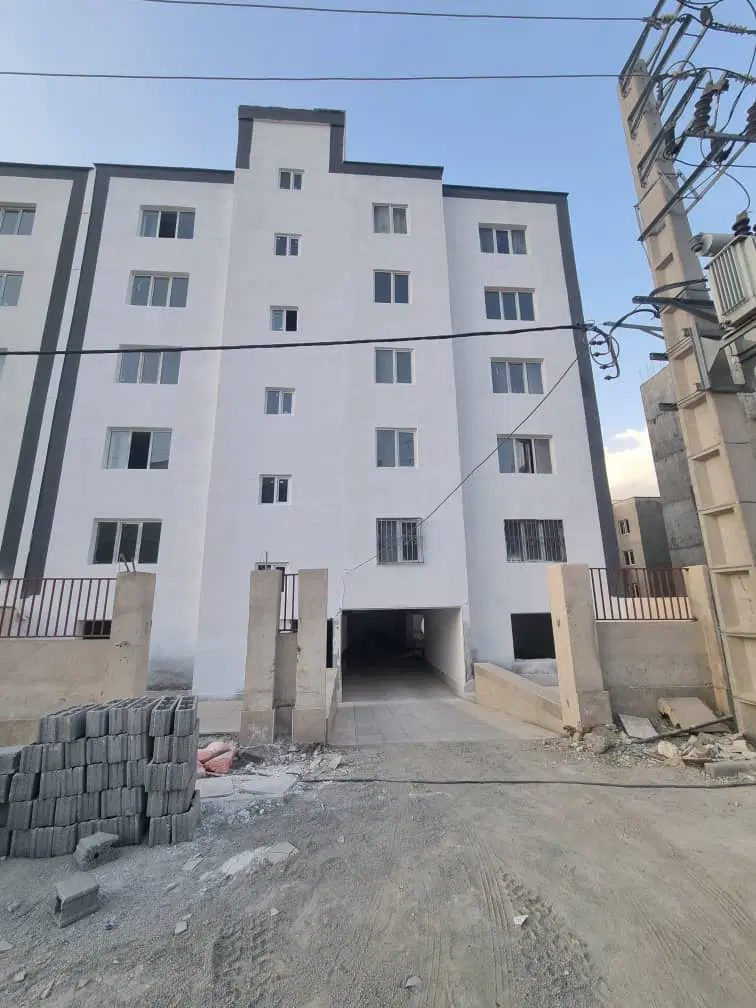 فروش منزل مسکونی فاز هشت