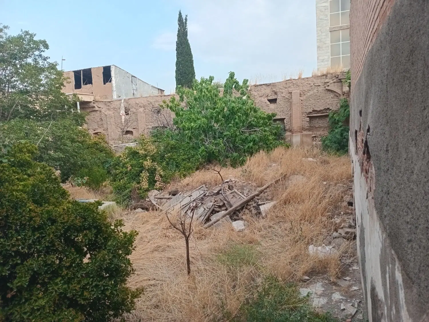 خانه کلنگی در خیابان امام خمینی