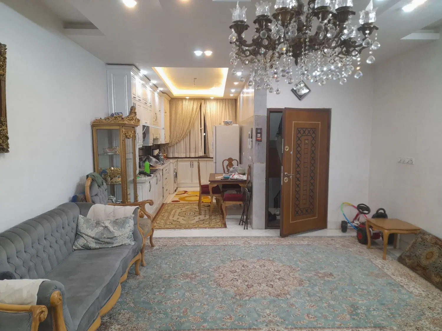 آپارتمان شیک زیر فی
