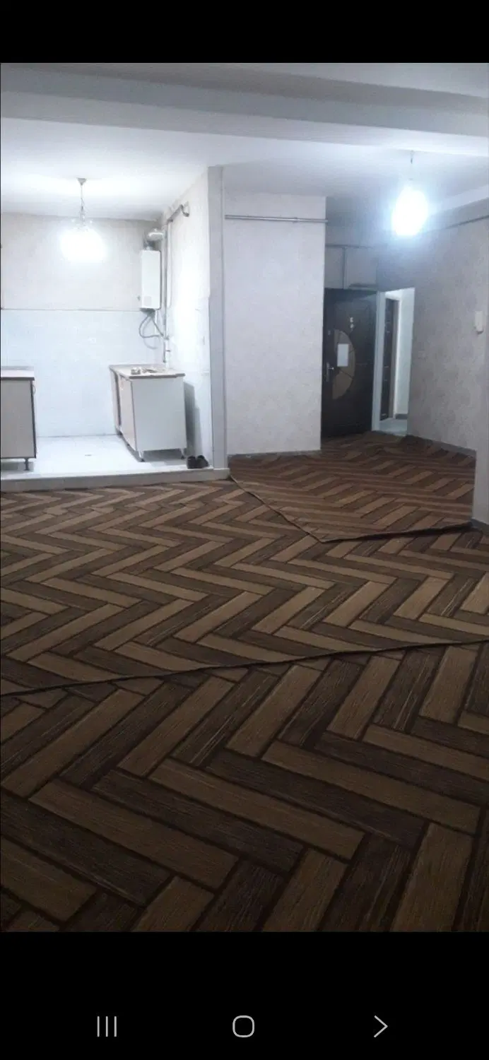 ۷۲ متر پارکنیگ بر خ اصلی املاک دهکده اندیشه
