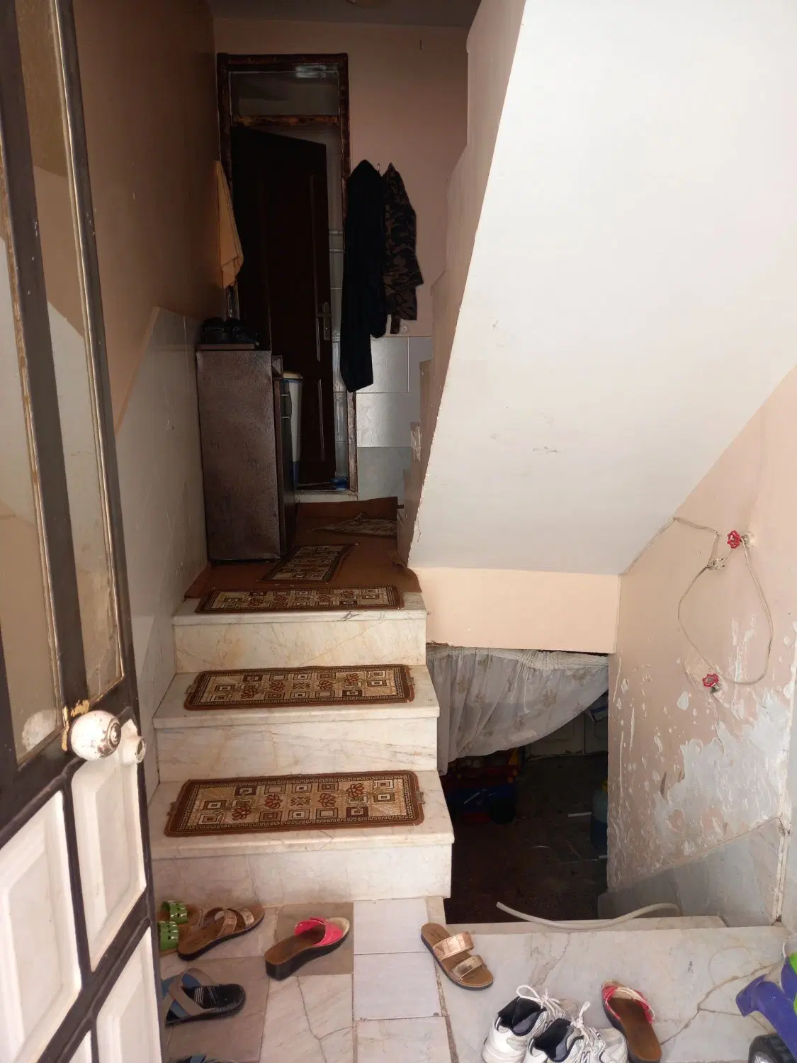 خانه در سی متری فوتبال