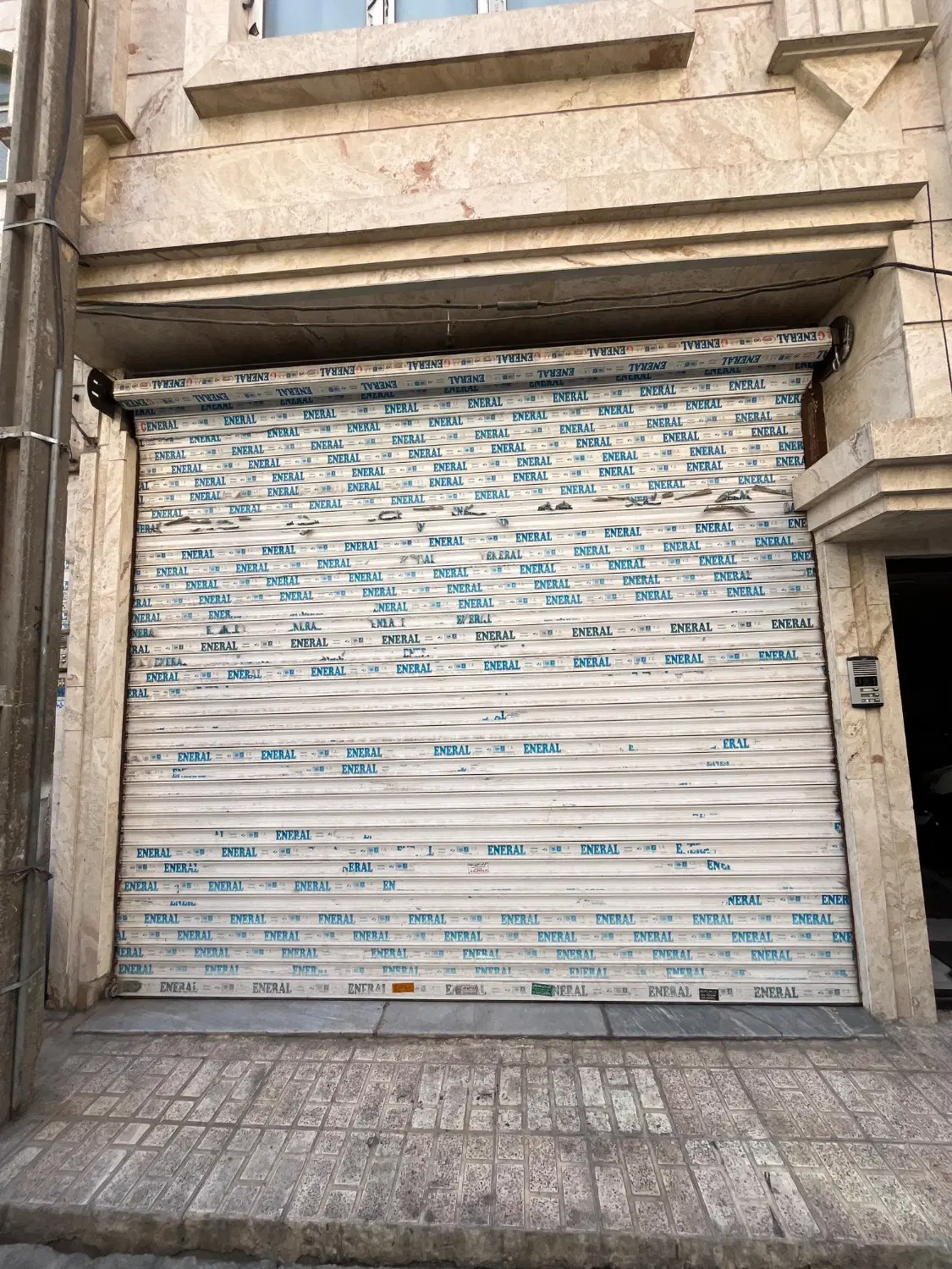 اجاره مغازه ۵۲ متری در احد