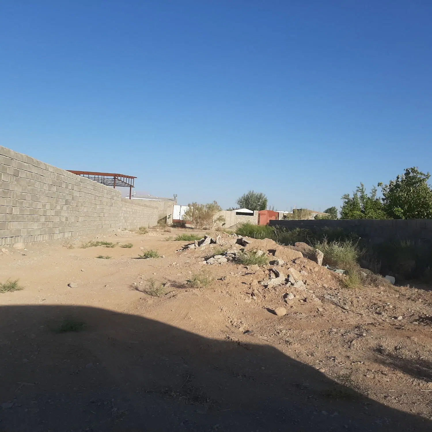 زمین هفت باغ دهکده گلها