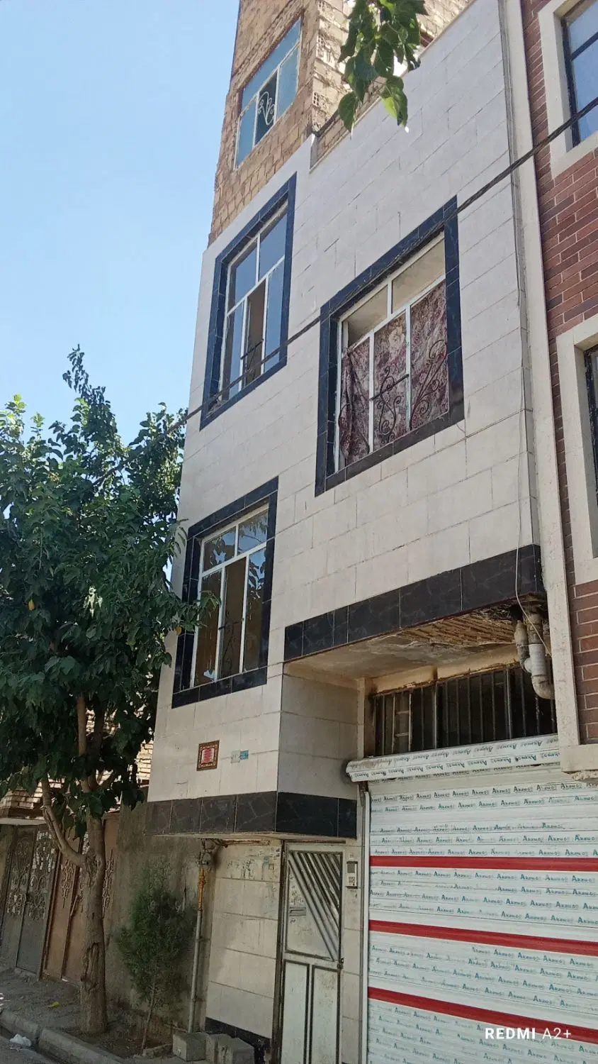 آپارتمان سه طبقه