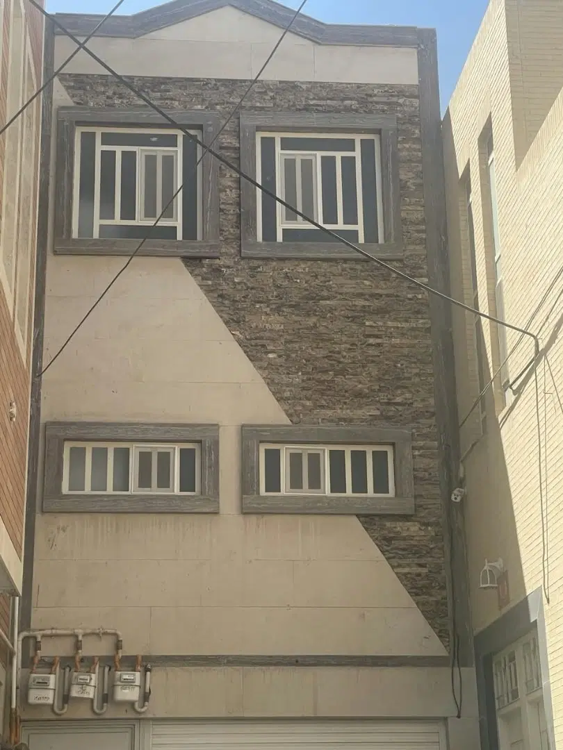 فروش منزل مسکونی آزاد شهر دو طبقه و نیم