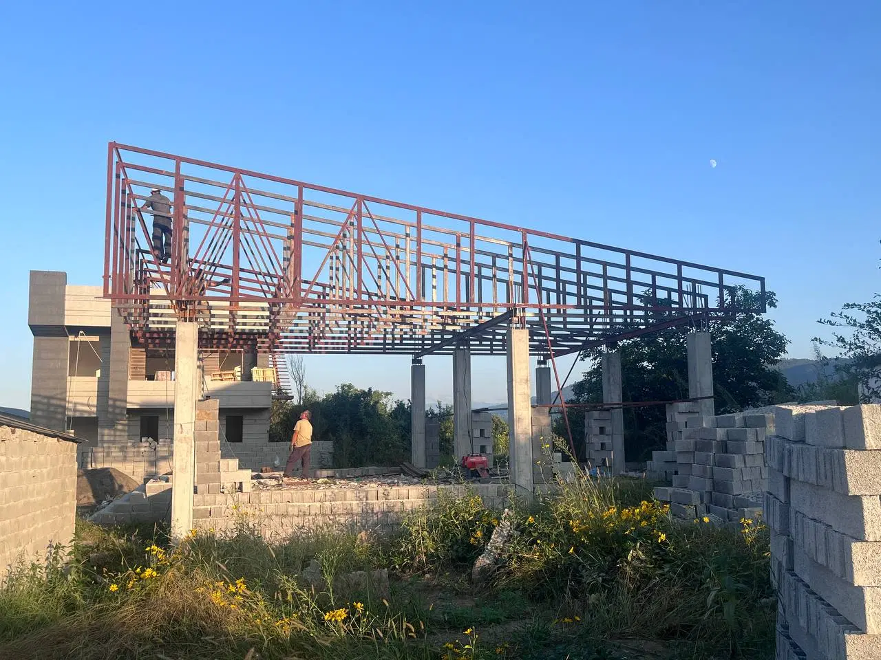 زمین خوش نقشه در قلعه گردن