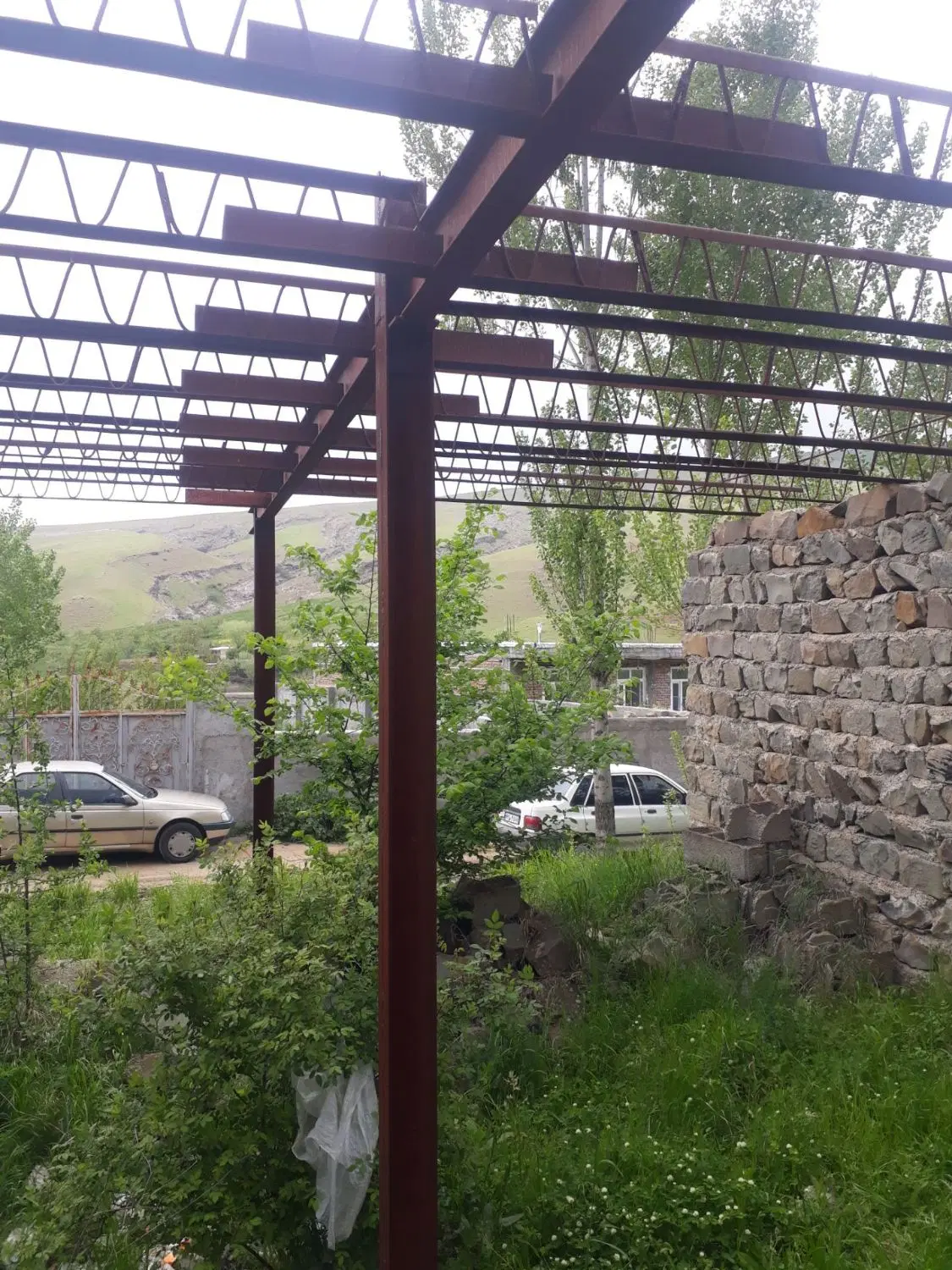 خانه ویلایی نیمه کاره