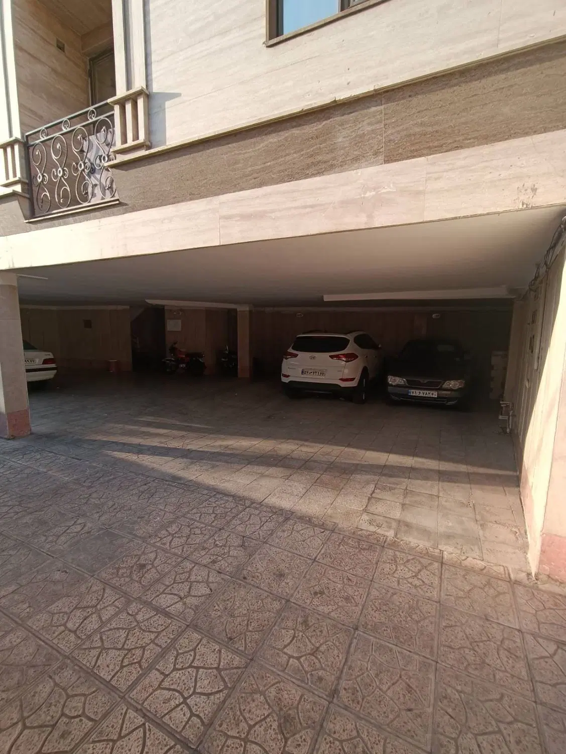 ۹۰ متری دو خواب قدیمی