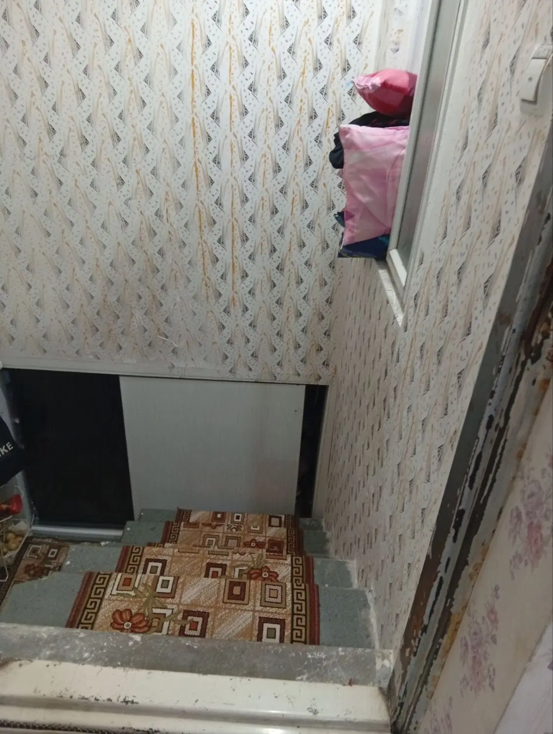 واحد طبقه دوم 55متر در عباسی کوی شهدا