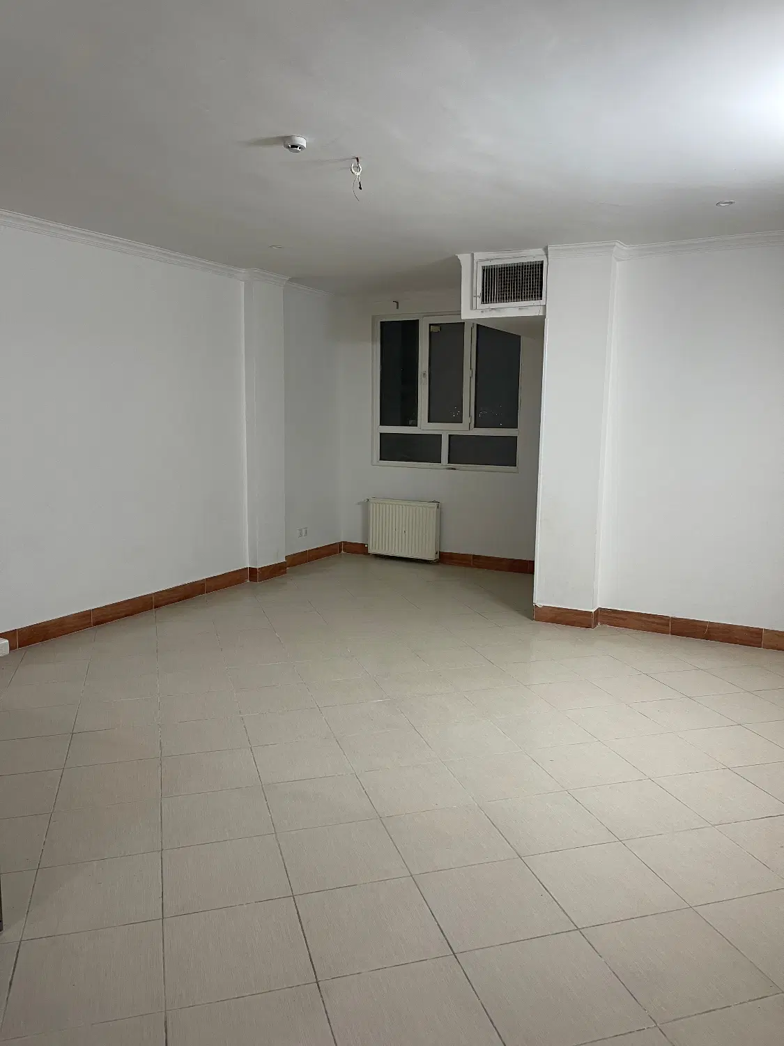 واحد ۹۰متری _دوخواب_پشت دادگستری مدرس