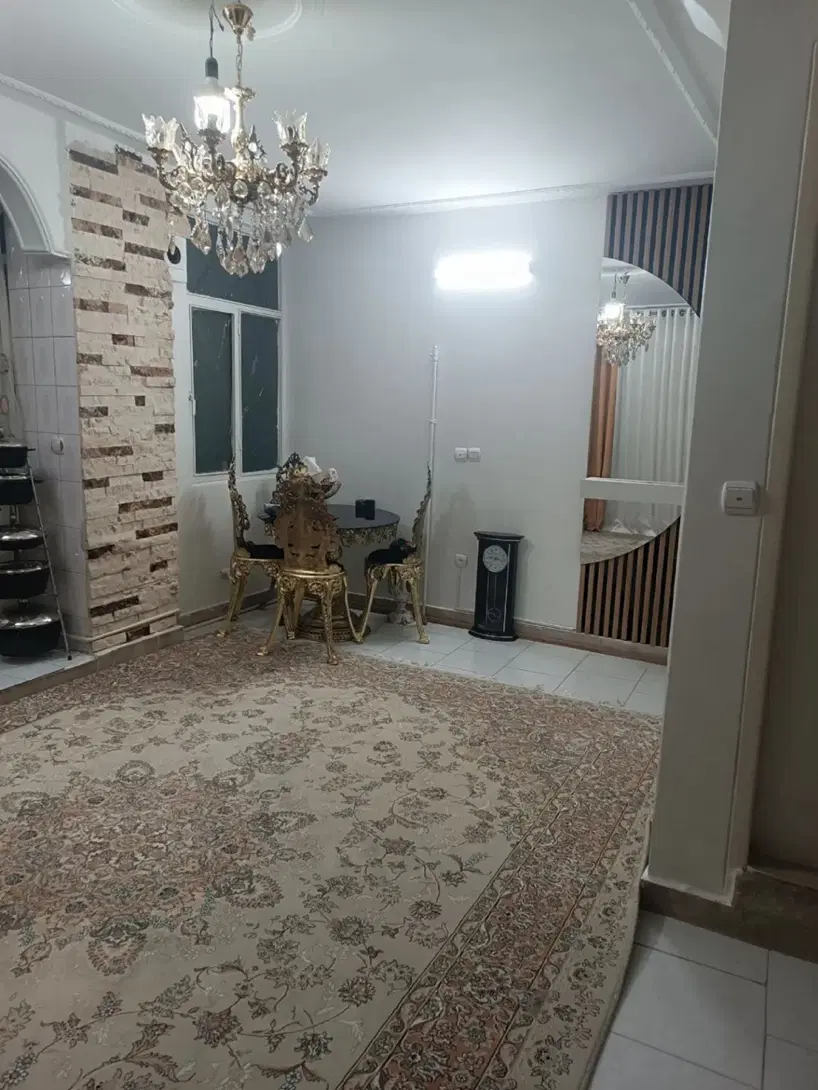 اپارتمان ۴۸ متری غرق نور طبقه اول