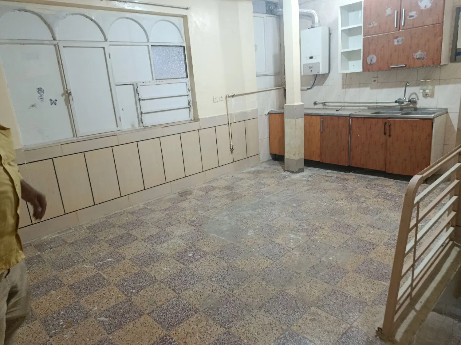 اجاره طبقه بالا ۴۰متر هست