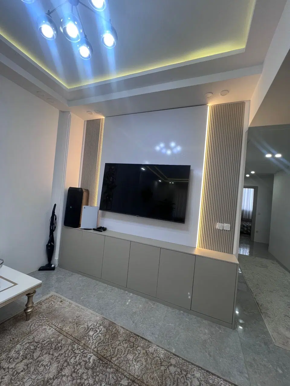 واحد 220متری آبنوس نبش کوچه 4
