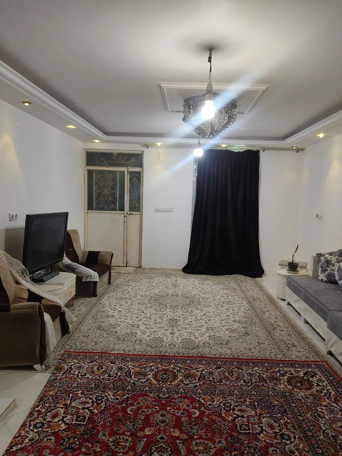 ویلایی دو طبقه پارکینگ دار
