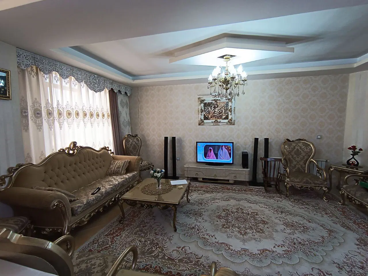 ۷۵ متر ۲ خواب فول امکانات واحد غرق در نور