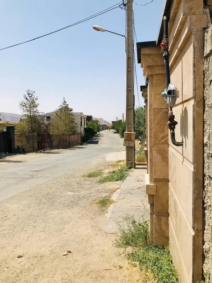 رودهن .روبروی دانشگاه آزاد.مهر اباد ۹۰۰متر زمین .