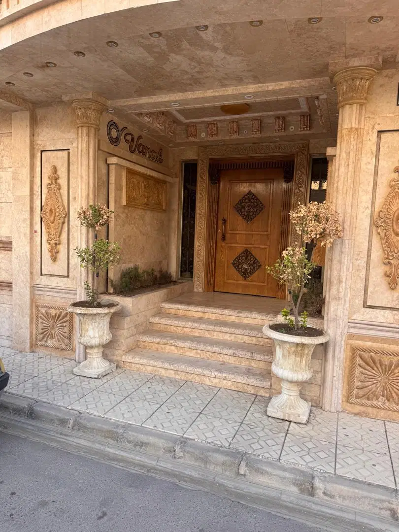 ۲۰۰ متر جنوبی