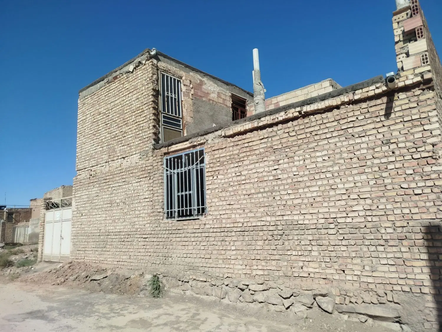 منزل نیمه ساخت