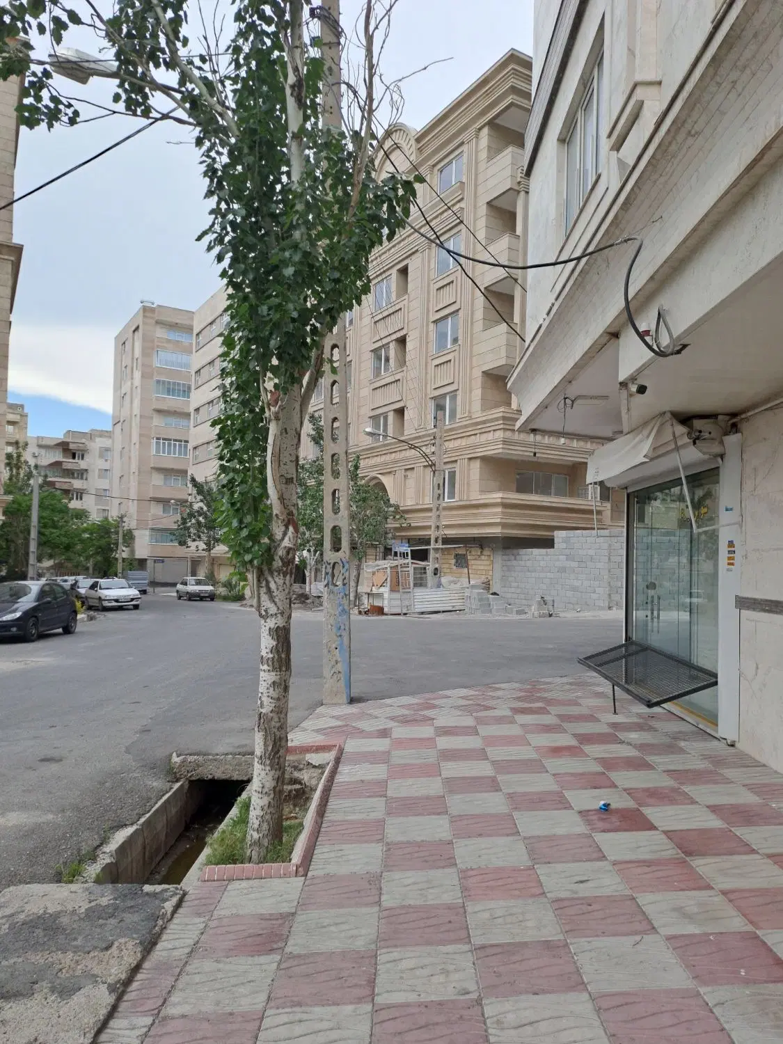 فروش یک باب مغازه. ششدانگ بفروش می‌رسد