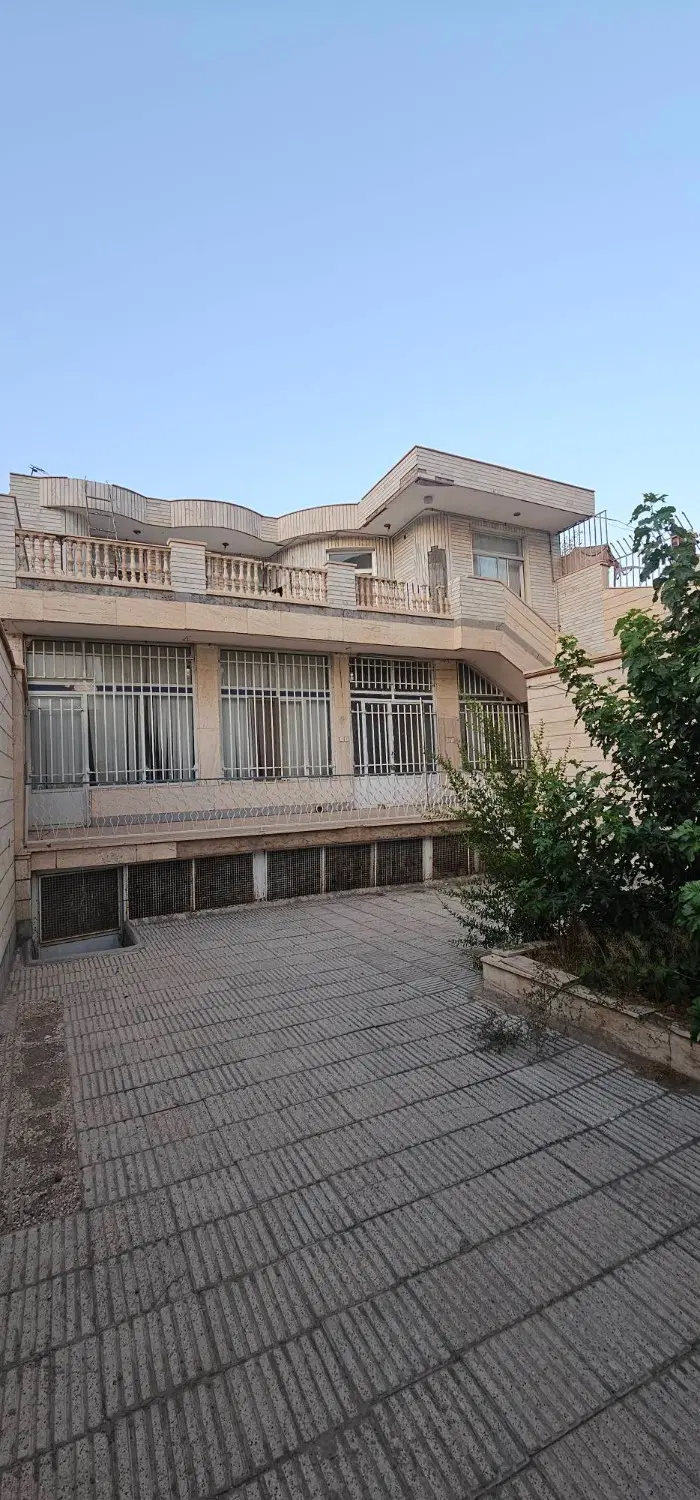 خانه ویلایی ۲۶۰ متر