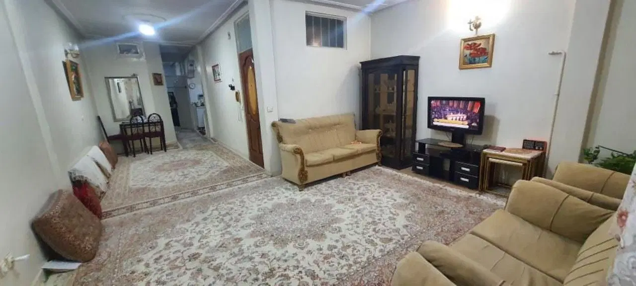 اپارتمان ۶۰ متر خوش نقشه دارای قدرالسهم نزدیک مترو