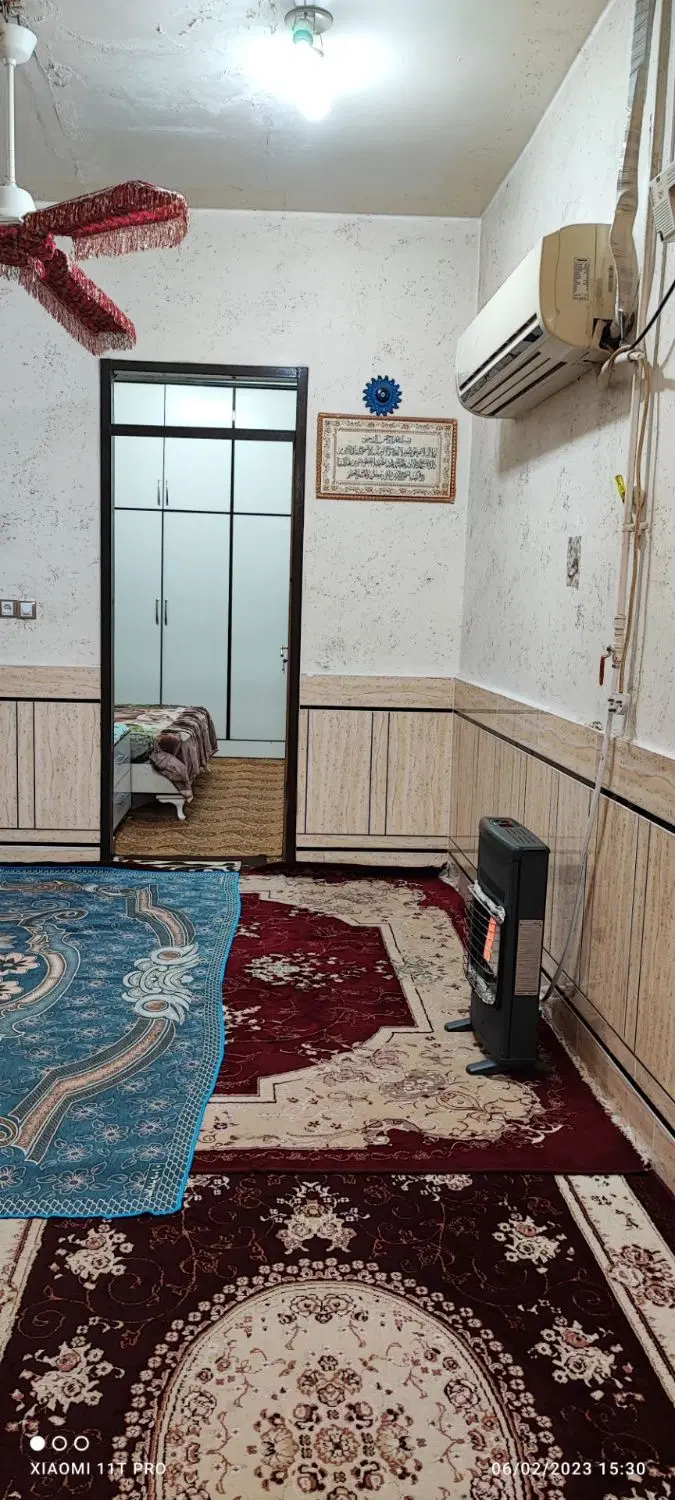 خانه درکوچه ماشین رو