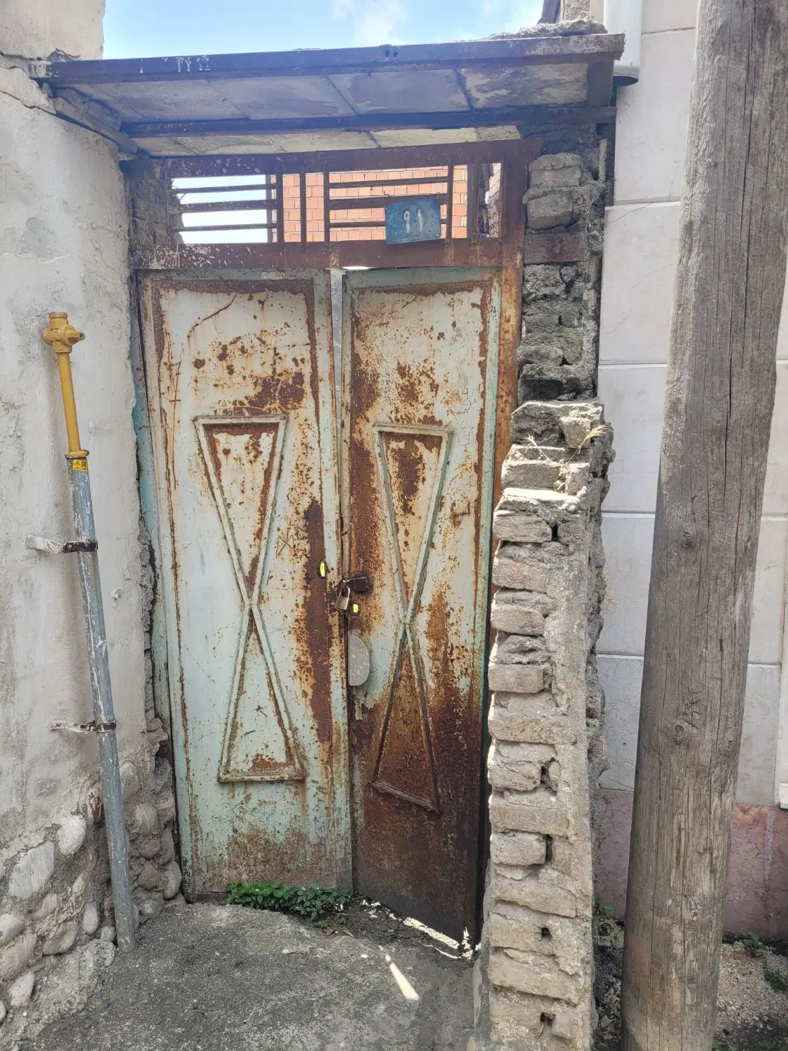 فروش ۳۱۰ متر زمین در خ جمهوری  کوچه نعلبندان