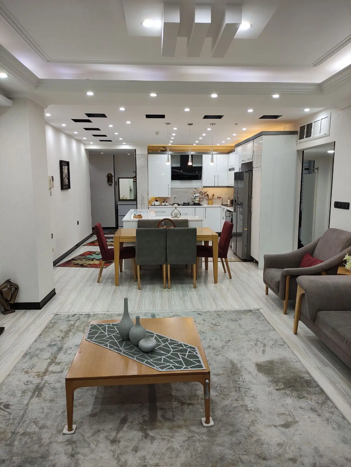 ۱۱۷ متر دوخوابه در فردوسی خوش‌نقشه و فول امکانات