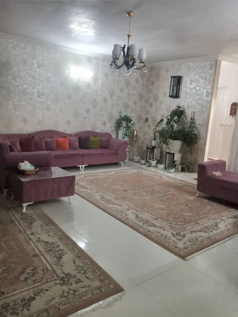 ویلایی تمیز نوساز مرکز شهر
