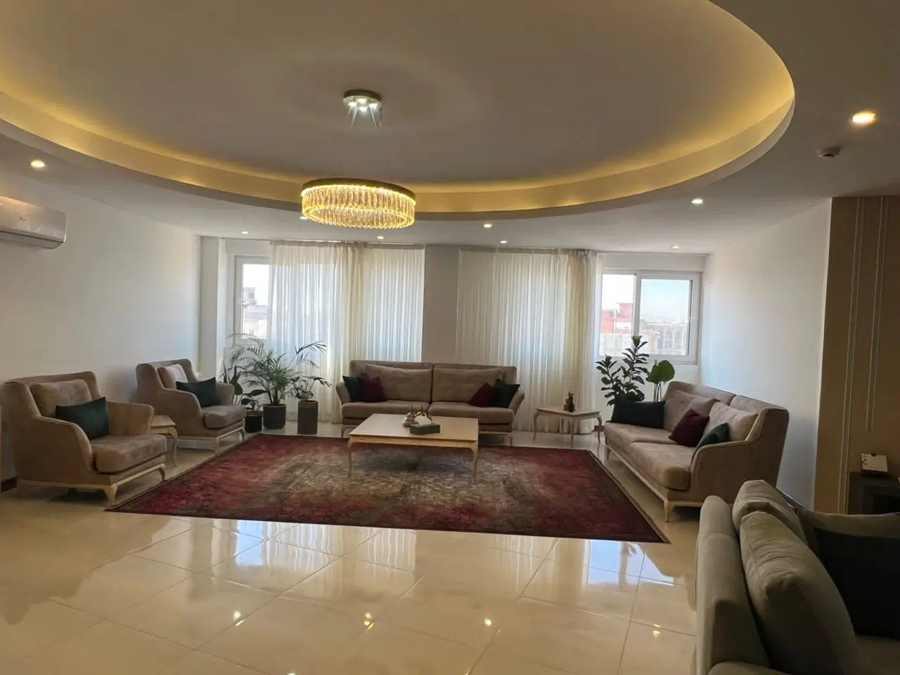 آپارتمان نما پیروزی