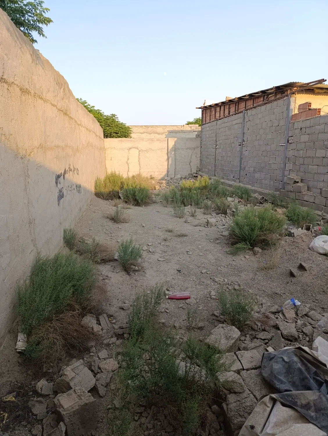 120 چهار دیواری
