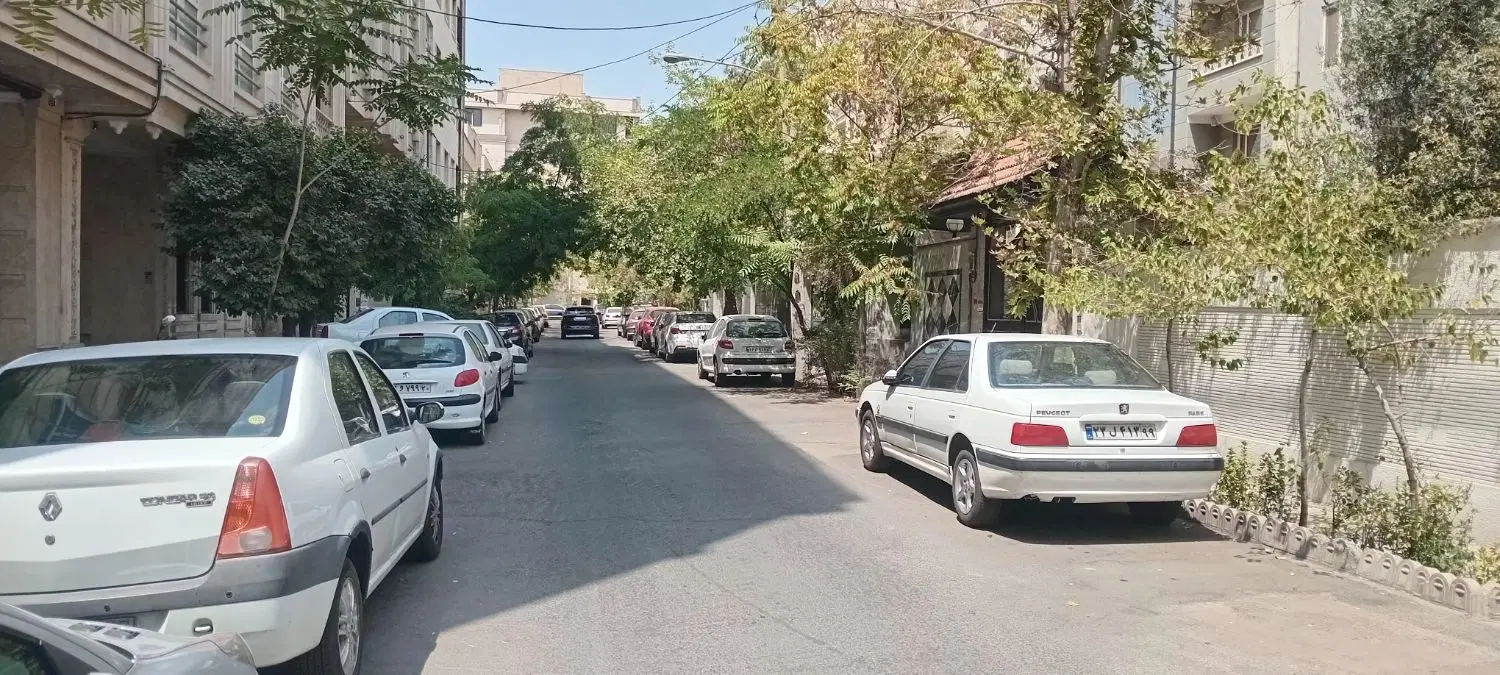 225 متر دوکله با 3 طبقه بنا قابل سکونت