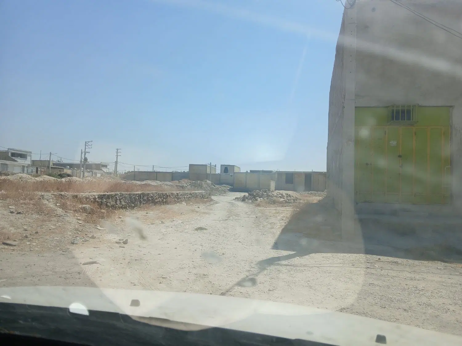 زمین ۲۰۰ متری
