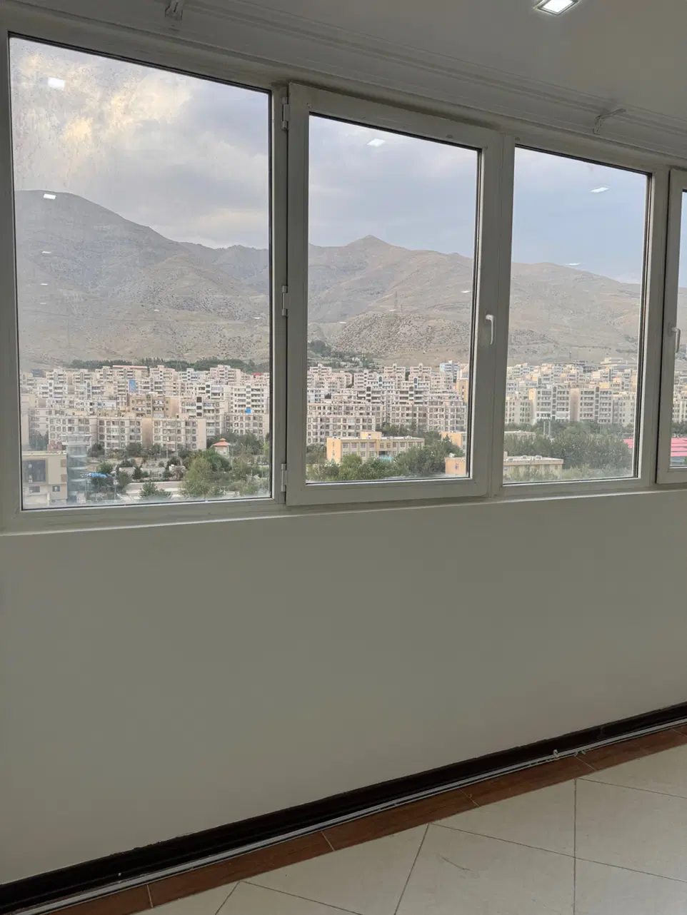 شهرک آسمان دریاچه چیتگر ایران مال برج عرفان