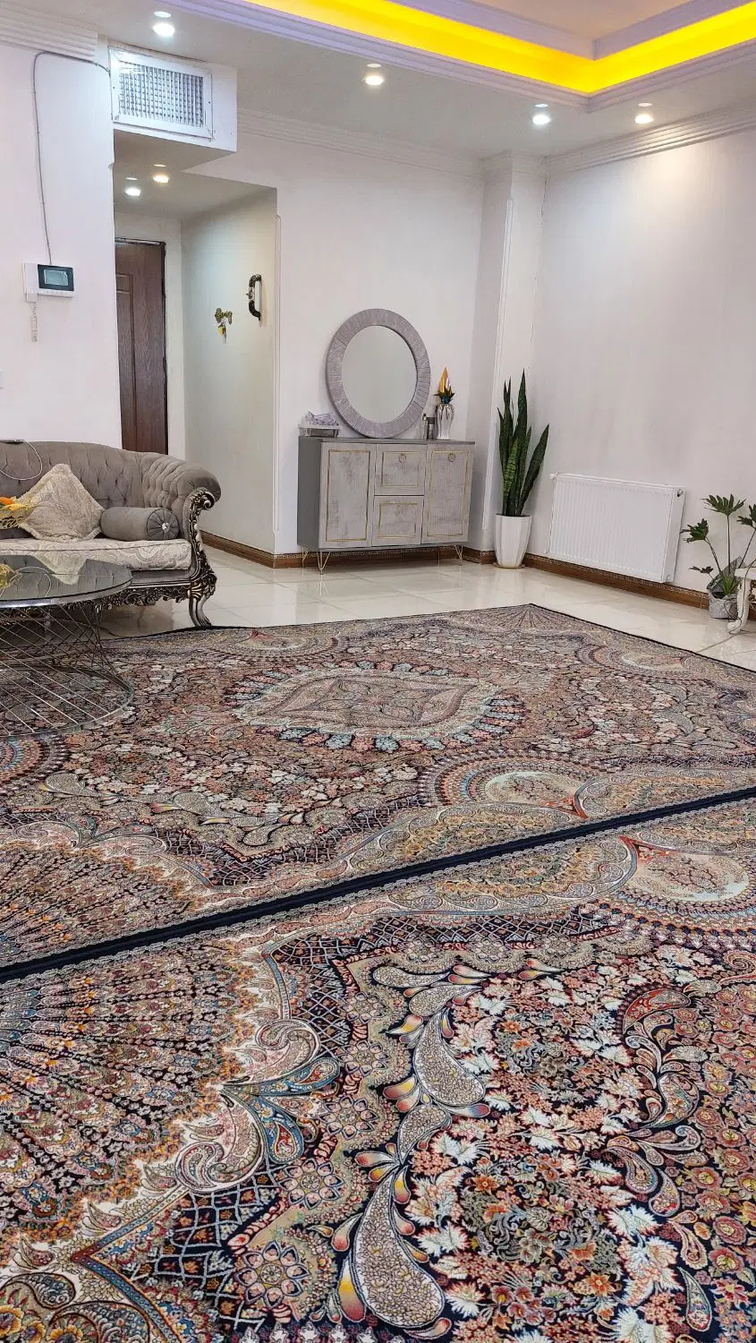 ۸۷ متری در حسین آباد