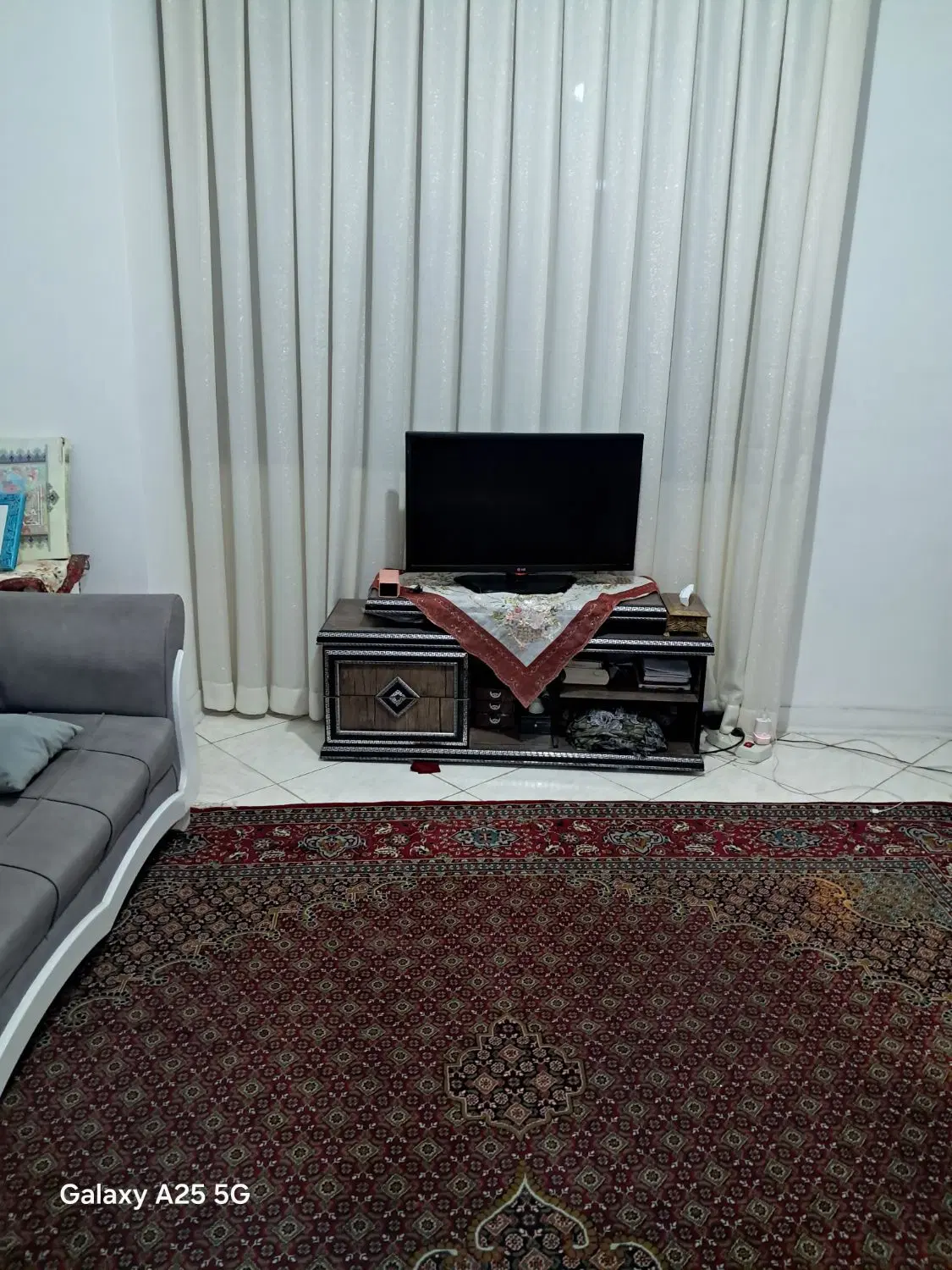 همخونه خانم فقط خانم موجه