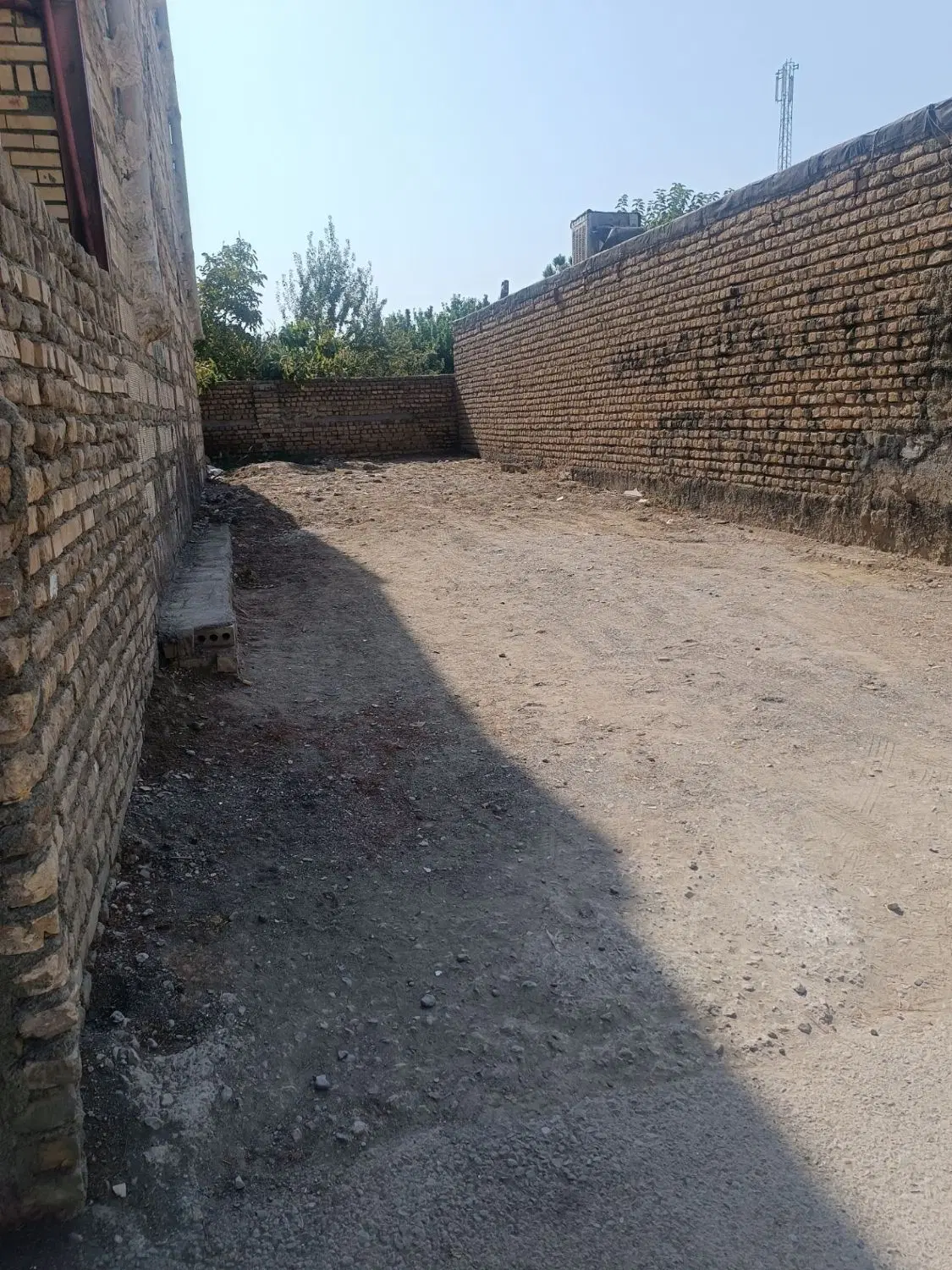 زمین 86 متری شاهنامه آماده ساخت