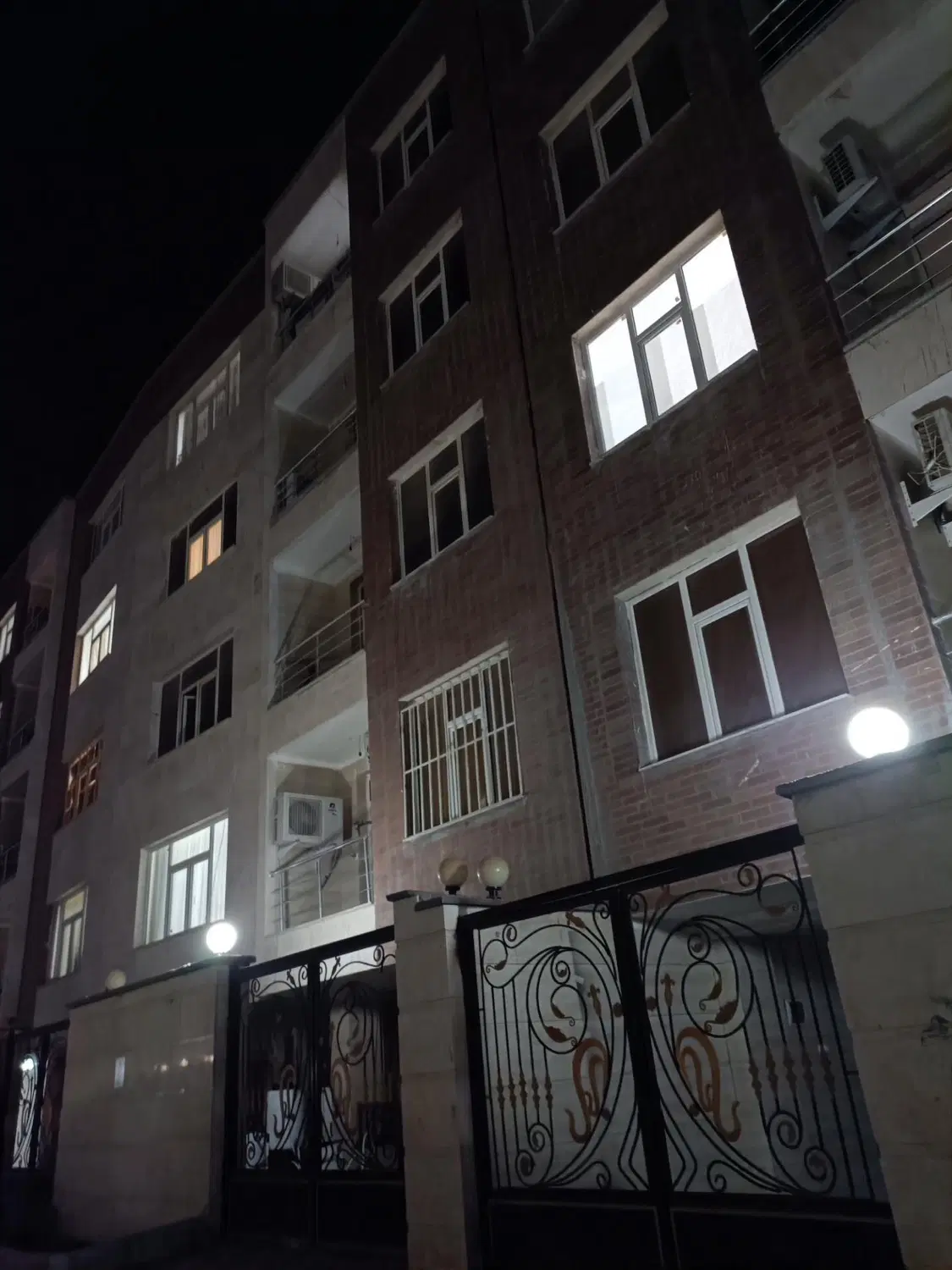 گلستان نیک اشیان صد متری تمیز