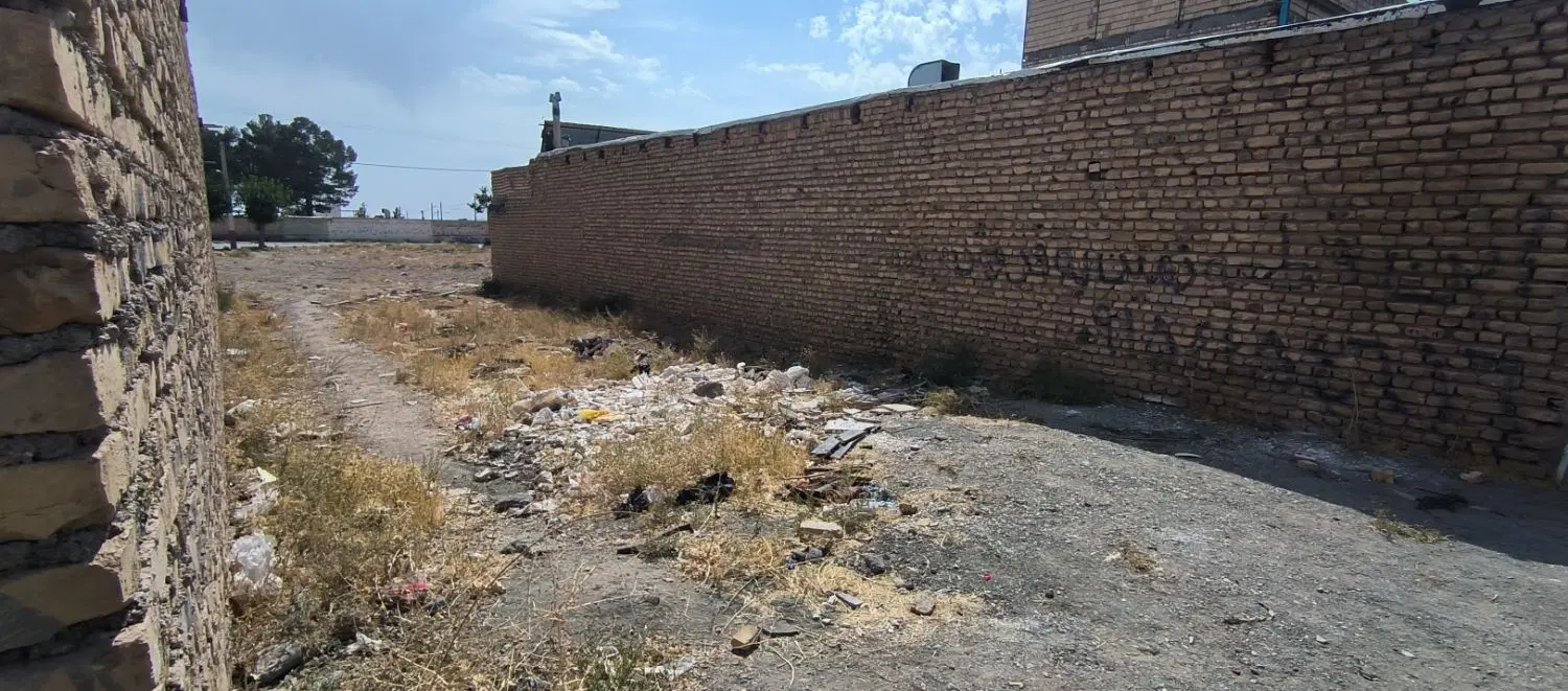 زمین فروشی
