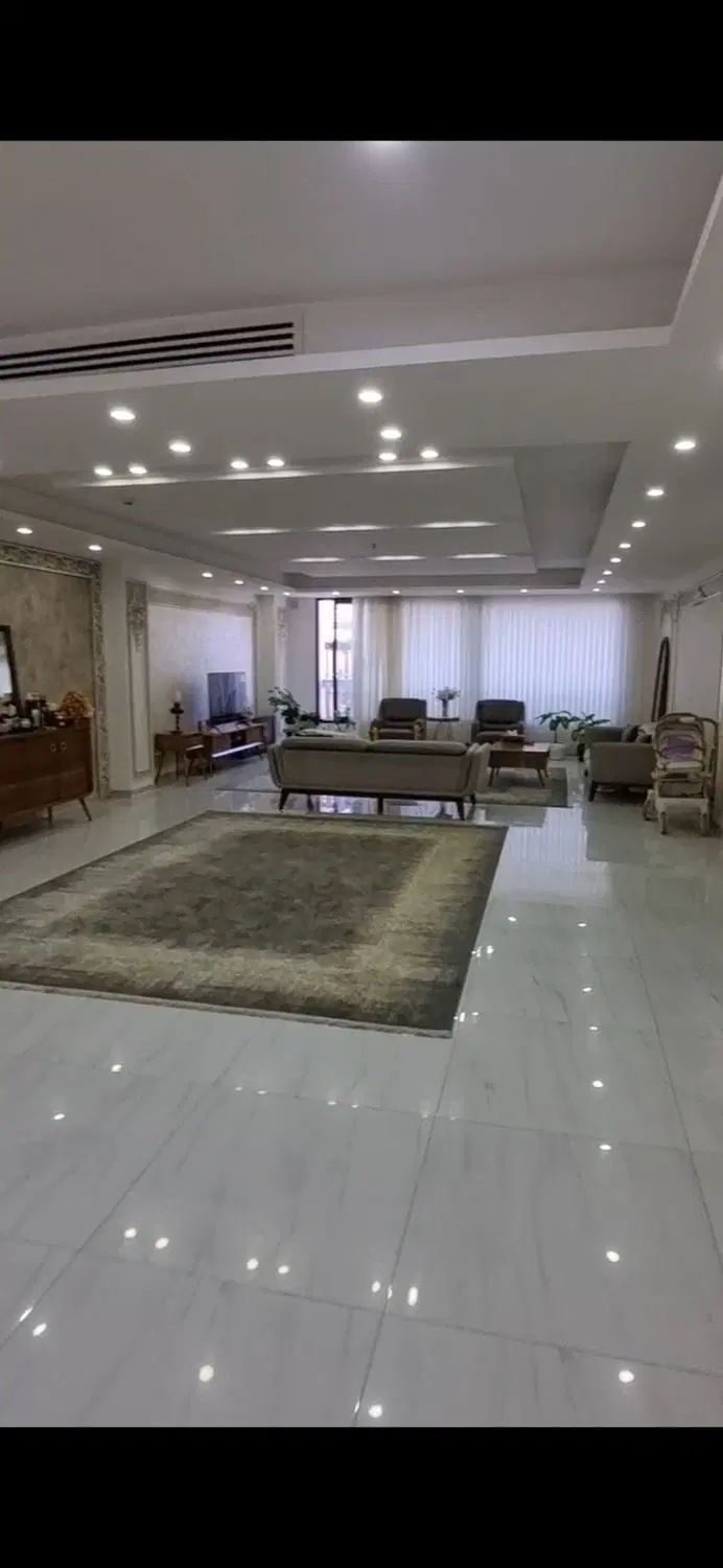 فروش آپارتمان تک واحده ۲۴۰ متری بی نظیر و لوکس