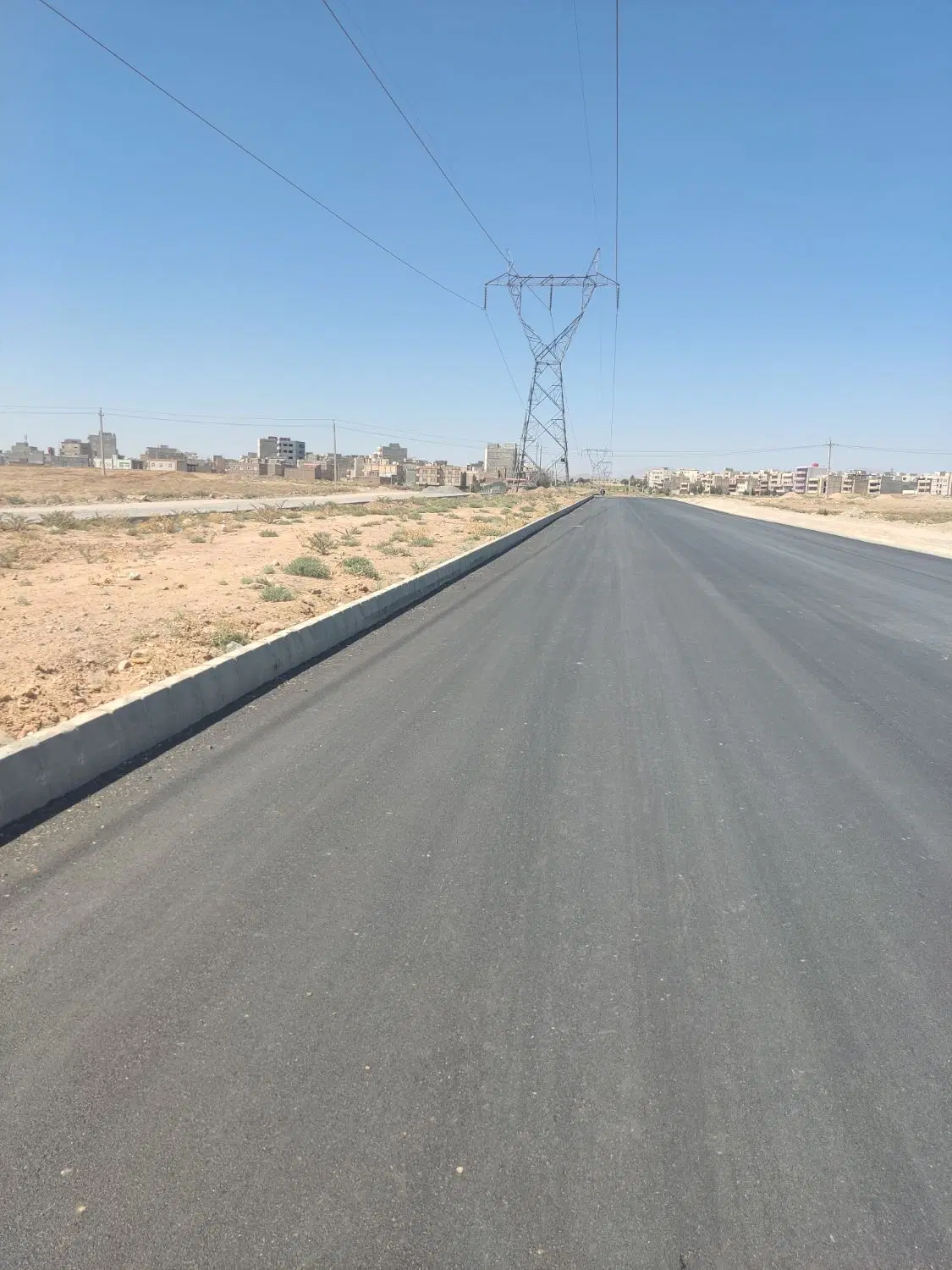 زمین تجاری مسکونی باپروانه رایگان