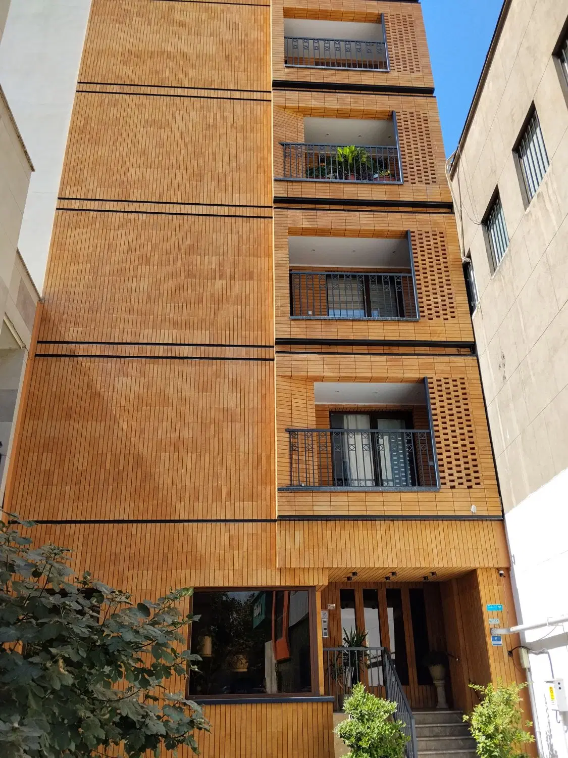 96متری فول امکانات خوش نقشه