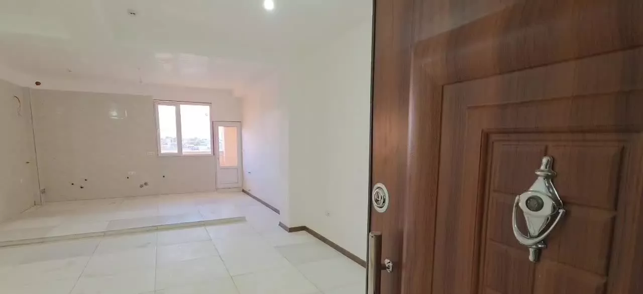 واحد ۱۰۰ متری وال مارکت گلدشت غربی، کلید اول و شیک