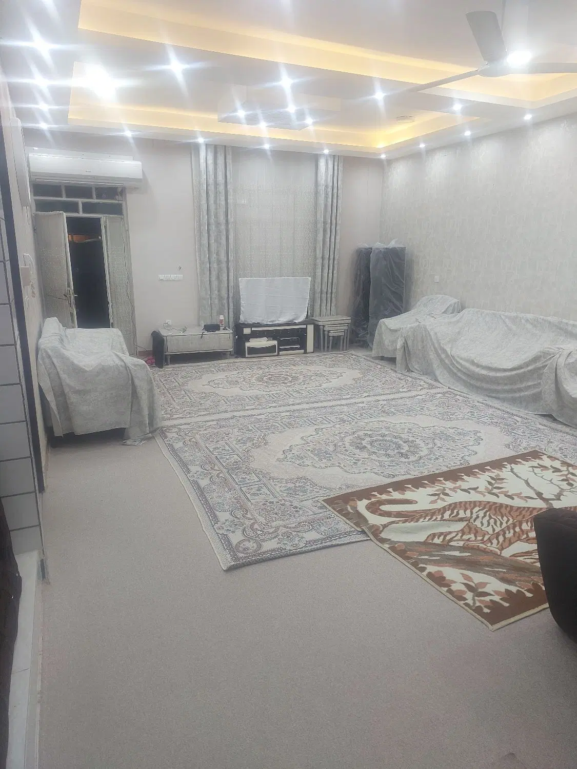 فروش منزل ۲۴۰ متری معلم