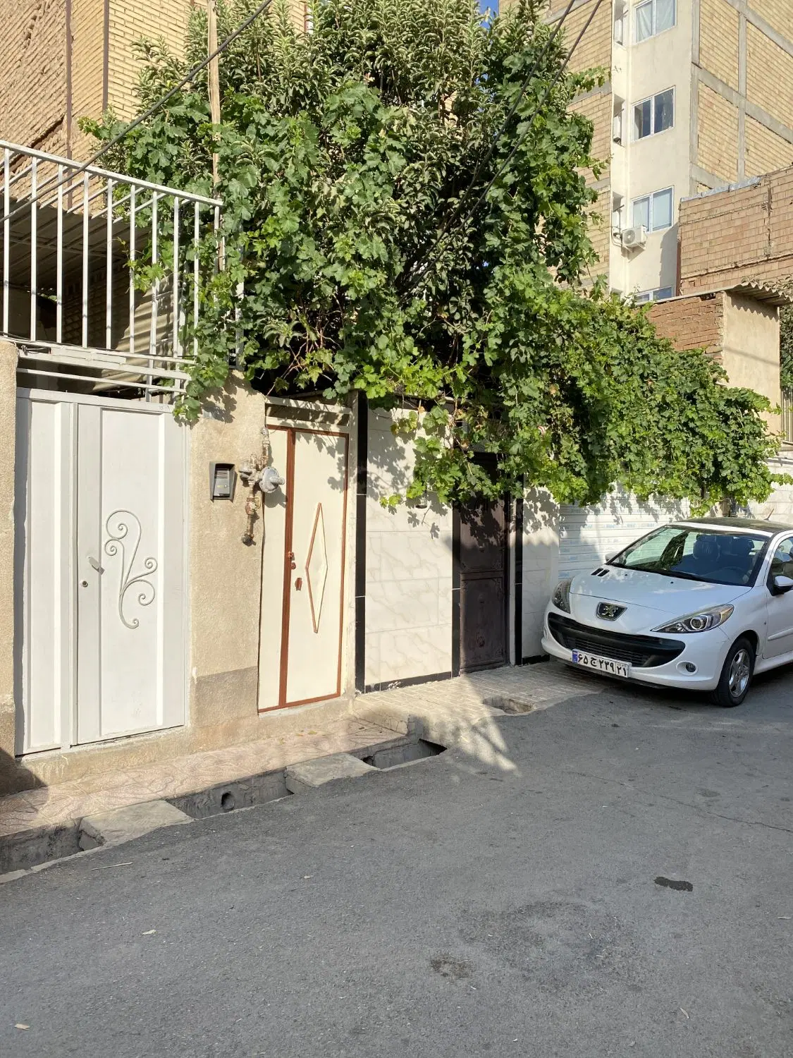 خانه ویلایی پشت قواره