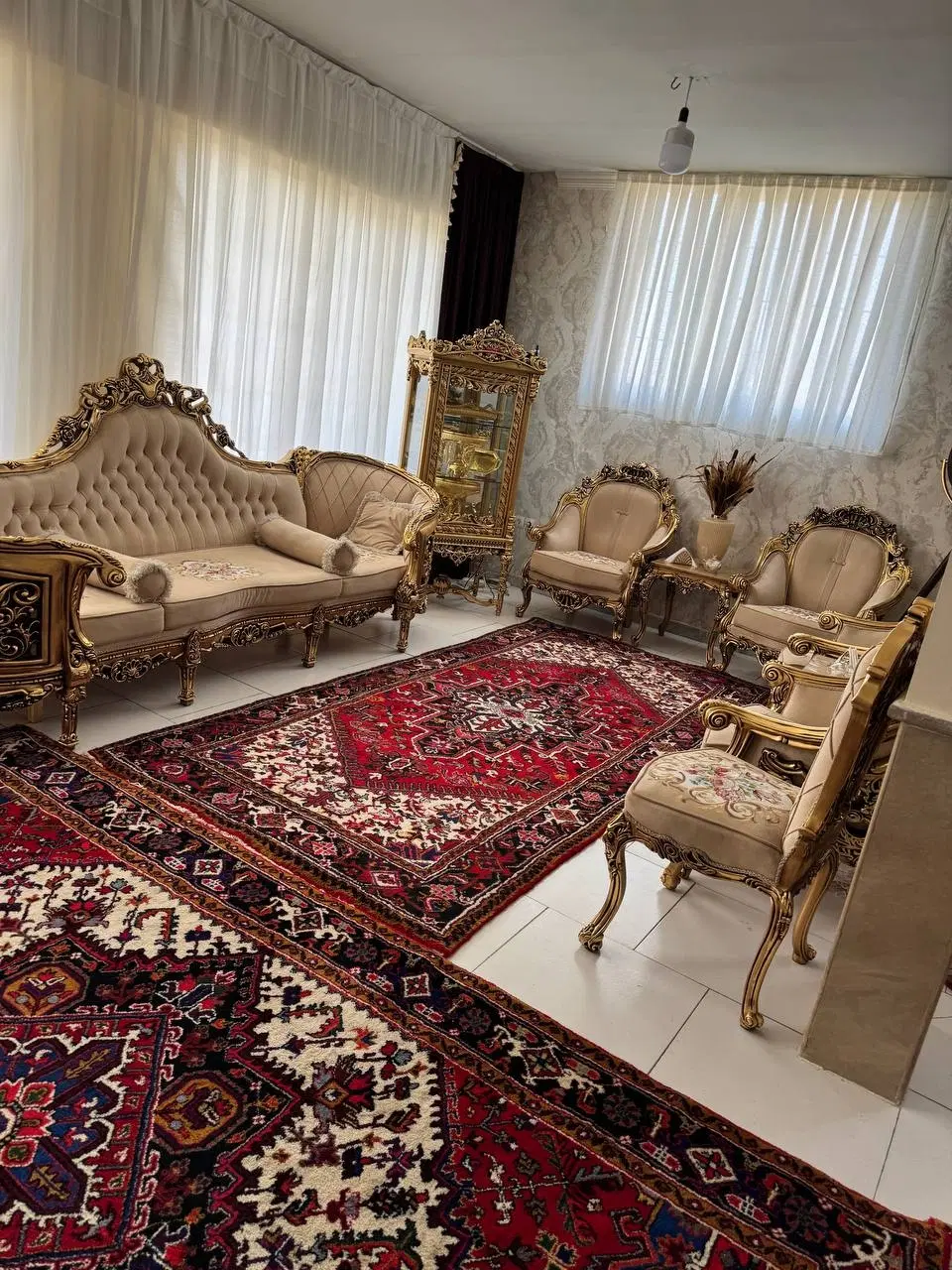 رهن اجاره واحد ۹۰ متری بر خیابان